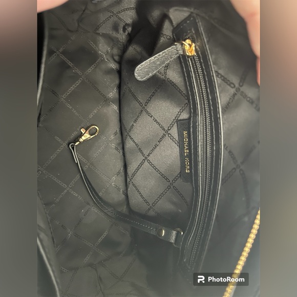 🌟Certificate of Authenticity- Michael Kors Medium Cleo Satchel Black - Picture 7 of 14